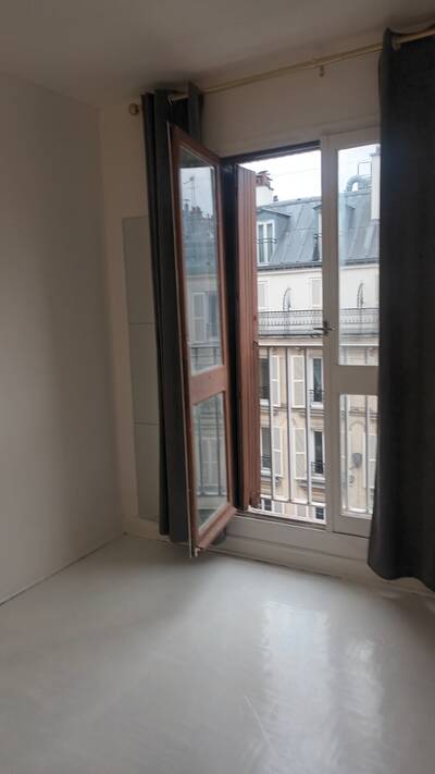 Location appartement studio Paris 18e
