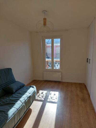 Location appartement studio Paris 18e