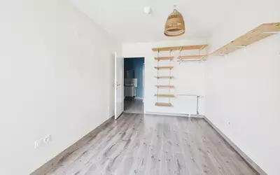 Résidence Récente, Balcon, Parking – Métro Gabriel Péri (6 Min)
