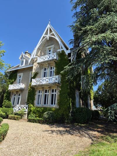Vente maison 11 pièces Saint-Amand-Montrond (18200)