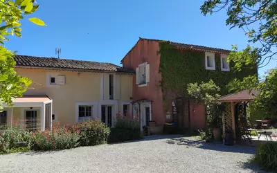 Roussillon (84220)