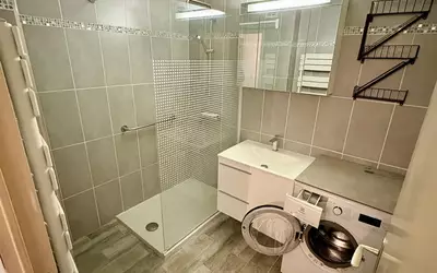 Fréjus (83600)
