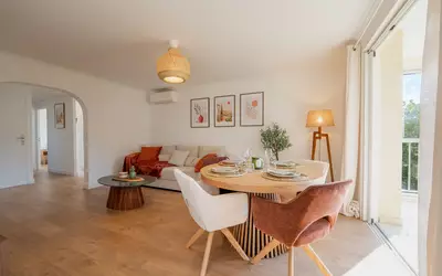 Fréjus (83600)