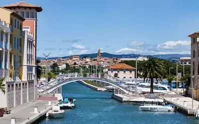 Fréjus (83600)