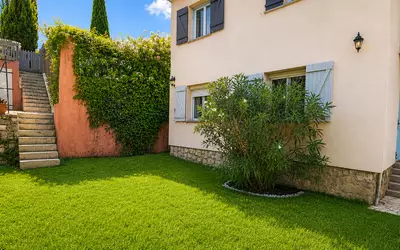 - Rez-De-Jardin