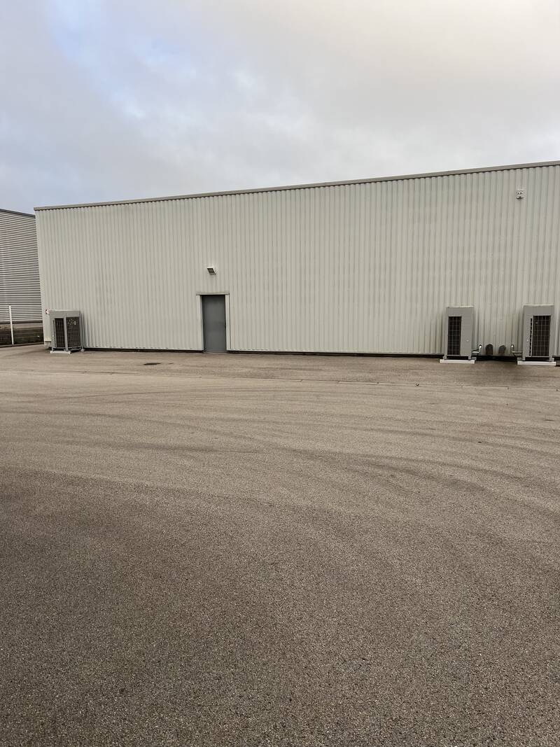 Local commercial 10Min Perpignan - 4.000&nbsp;m² - 4.900.000&nbsp;&euro;