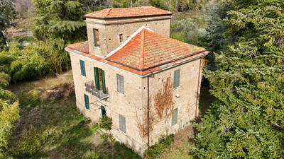 Vente maison 8 pièces Italie