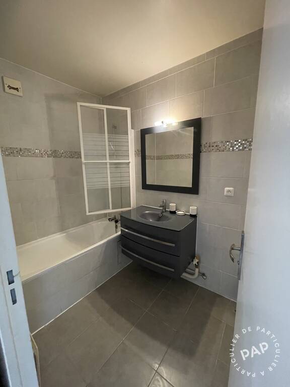 Location meublée appartement 2 pièces 52 m² Puteaux (92800) photo 2