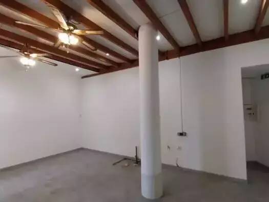 Fréjus (83600)