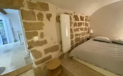 Uzès (30700)