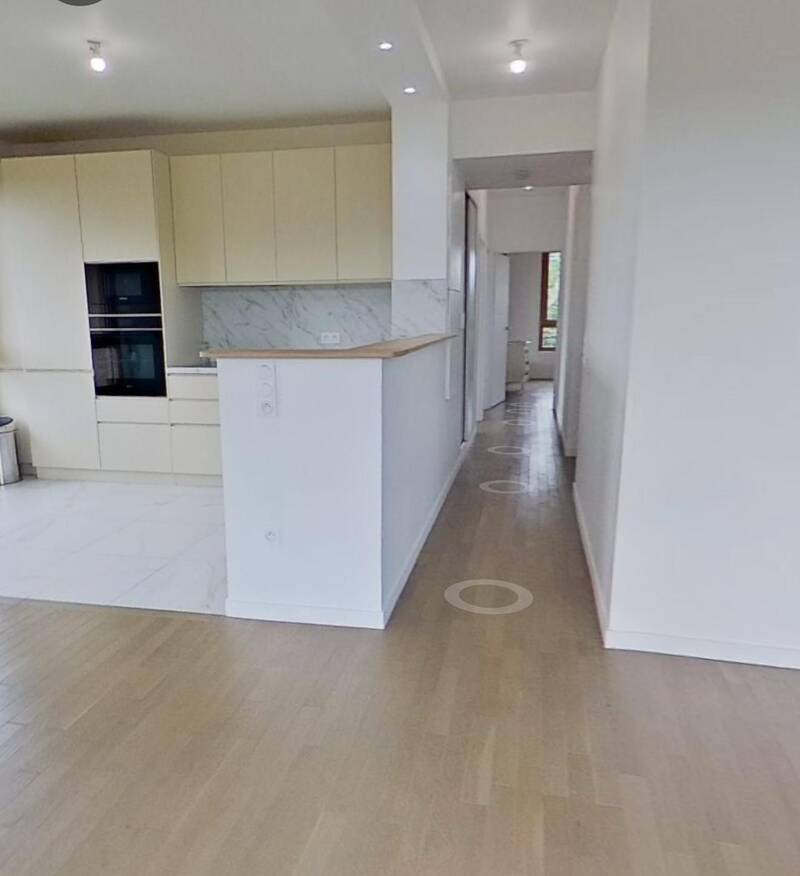 Avec : 70M² Rooftop Et 10M²+8 M² Loggias