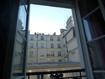 Location appartement studio Paris 9e