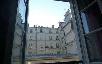 Paris 9E