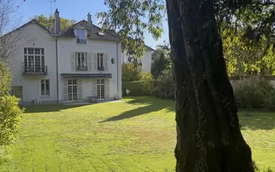 Fontainebleau (77300)