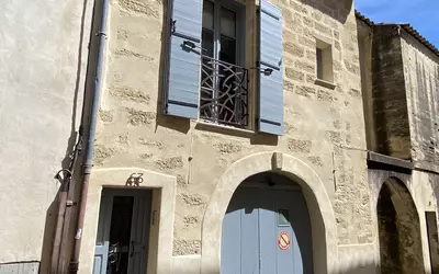 Uzès (30700)