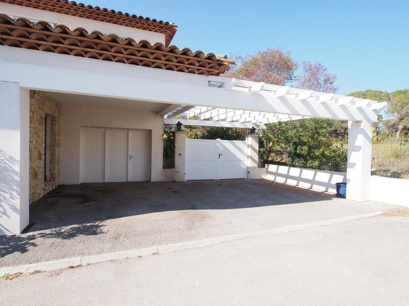 Fréjus (83600)