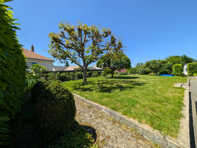 Les Herbiers (85500)