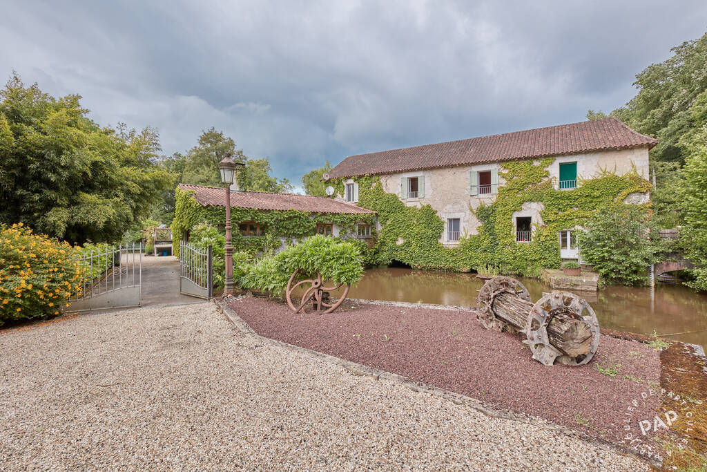 Vente maison 290 m² Moulin Du 16Éme + Piscine, Lisle (24350)