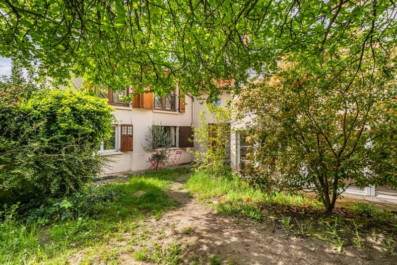 Rare À Montreuil Grande Maison Sur Jardin Arboré