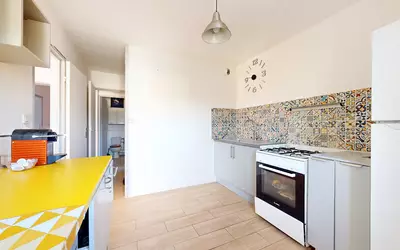 Lumineux Avec Balcon Et  Parking- Pessac-