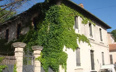 Nîmes (30000)