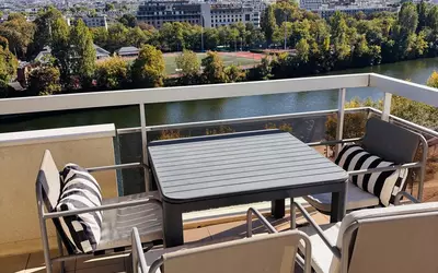 Avec Terrasse - Courbevoie Limite Neuilly Sur Seine -