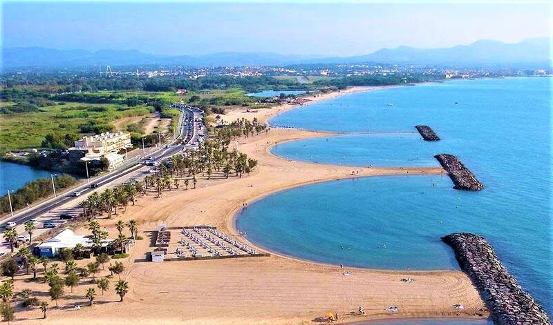 Fréjus (83600)
