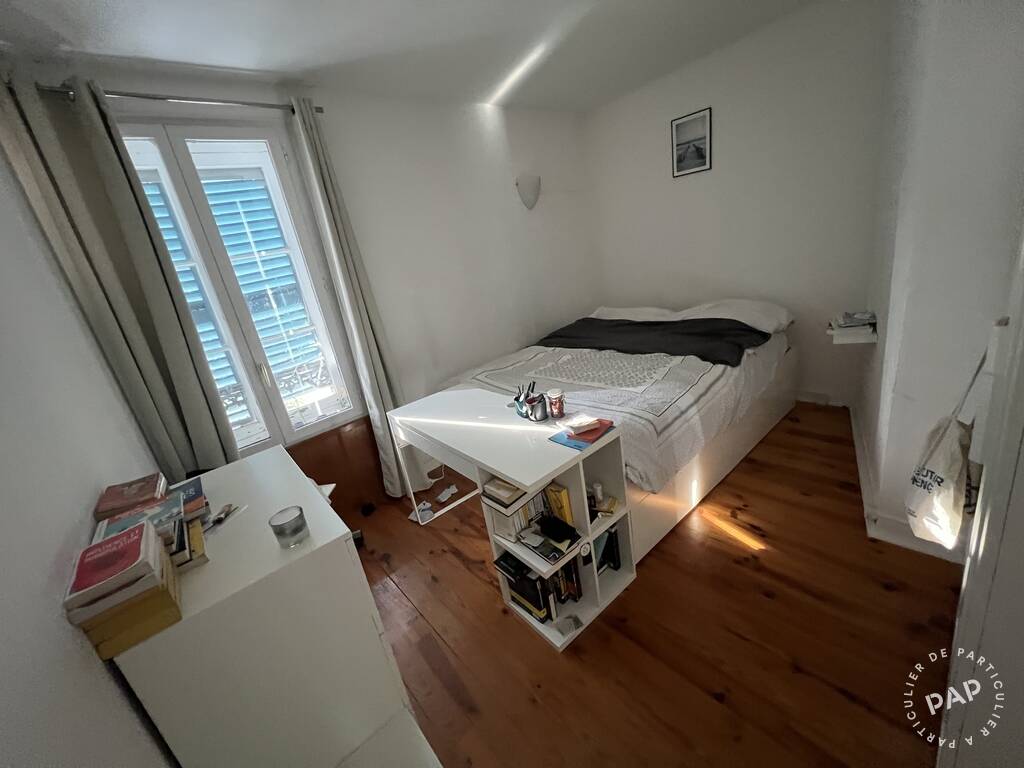 180 m²