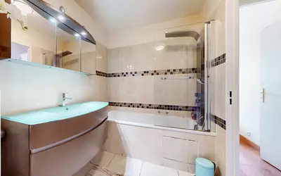 Appartement 5 pièces 103 m² · à Les Lilas · 103 m² · 740 000 €