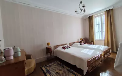De Caractère  De 1860 240 M² + Grange Et Jardin Clos - Saint-Amand-Montrond (182