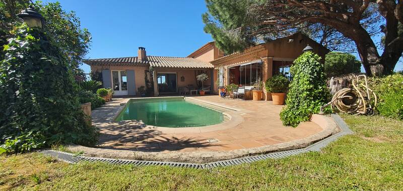 Fréjus (83600)