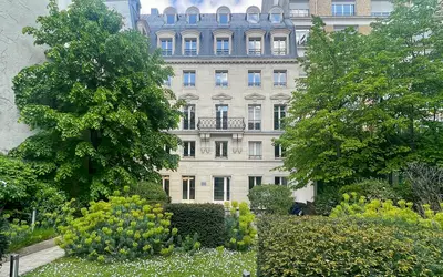 Paris 8E