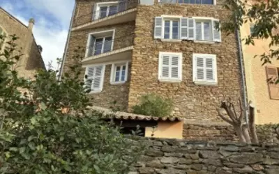 + Parcelle De 319 M²