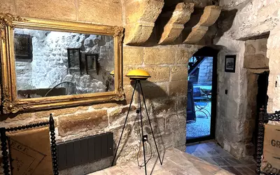 Uzès (30700)