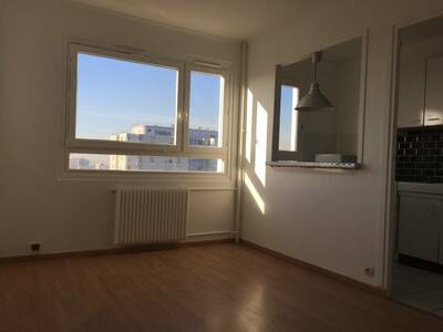 Location appartement studio Paris 18e