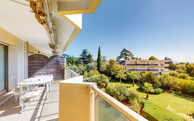 Cannes (06400)