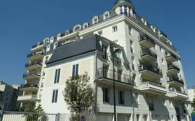 Puteaux (92800)