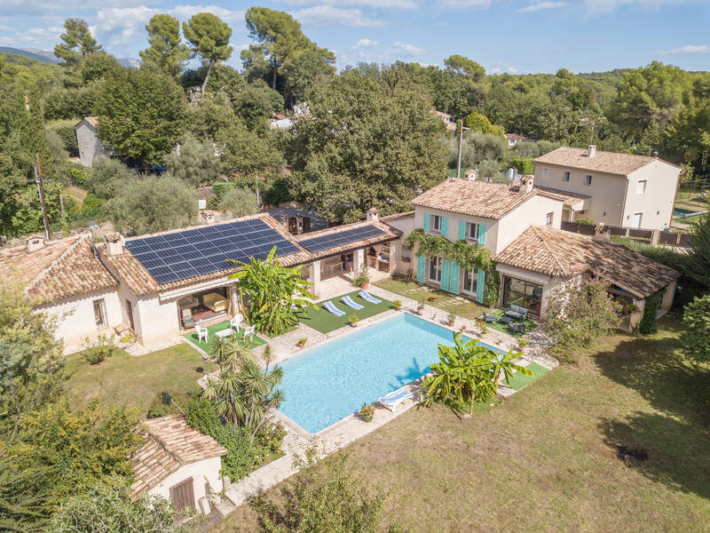 Roquefort-Les-Pins (06330)
