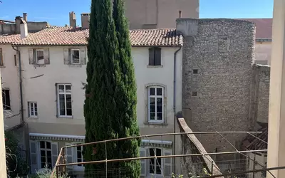 Nîmes (30000)