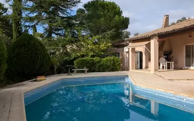 Nîmes (30000)