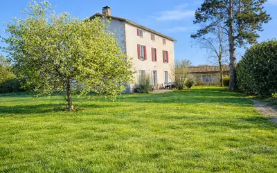Et Gîte À Surin (79220)