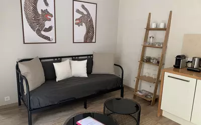 Uzès (30700)