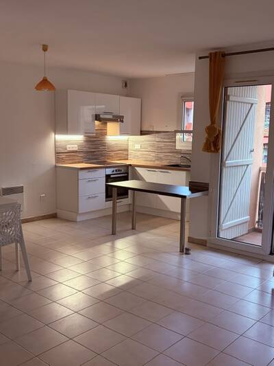 Location appartement studio Hyères (83400)
