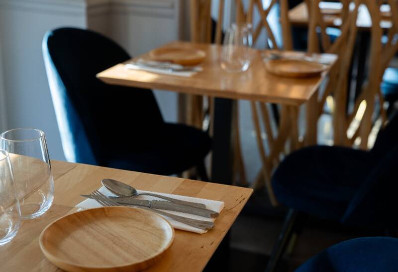 Fonds de commerce Hôtel, Bar, Restaurant Courbevoie - 94 m² - 400.000 €