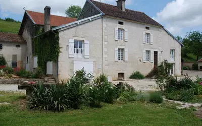 + Annexes + Écurie Spacieuse