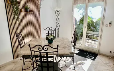 Fréjus (83600)