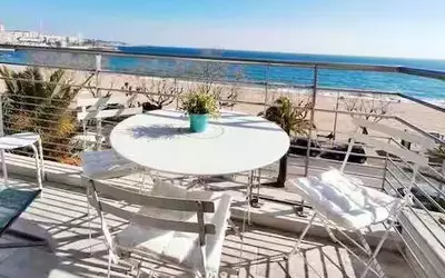 Fréjus (83600)