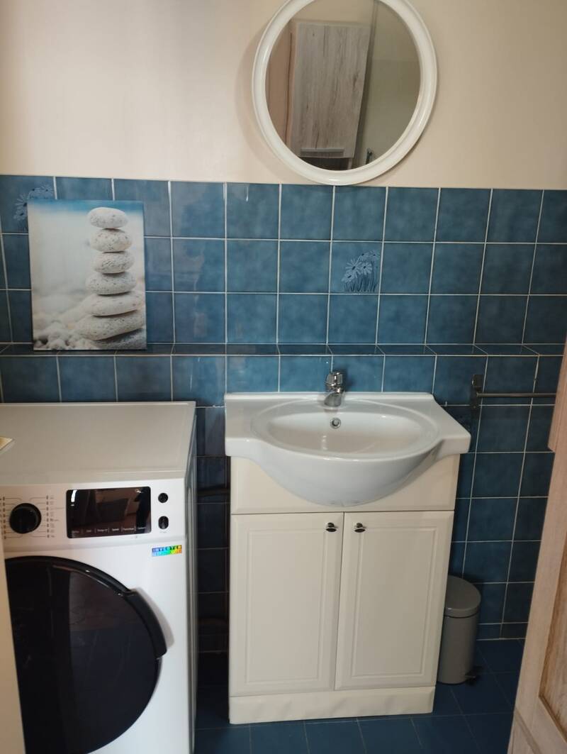 Fréjus (83600)