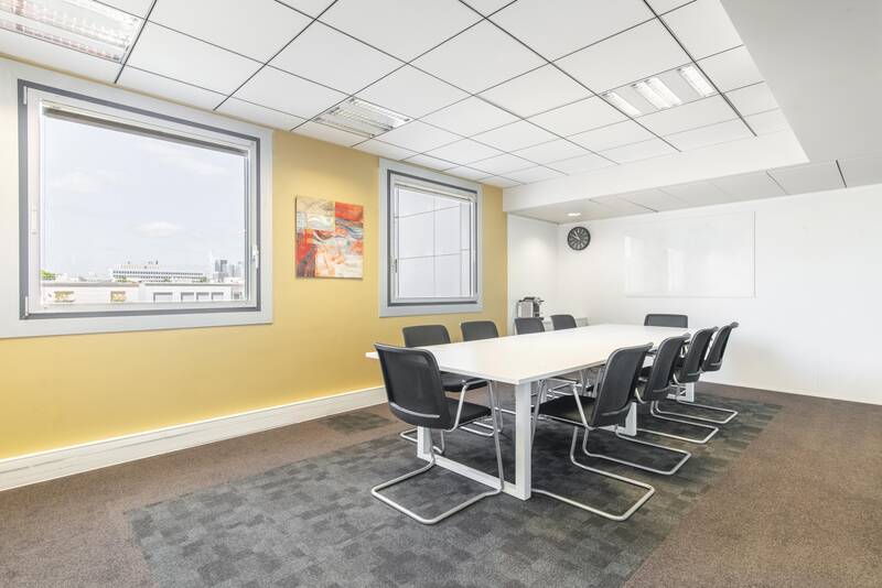 Bureaux, local professionnel Levallois-Perret - 45&nbsp;m² - 3.869&nbsp;&euro;