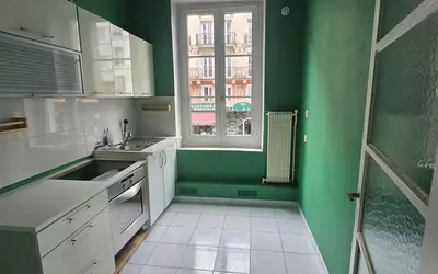 Appartement 5 pièces 93 m² · à Paris 10e · 93 m² · 695 000 €